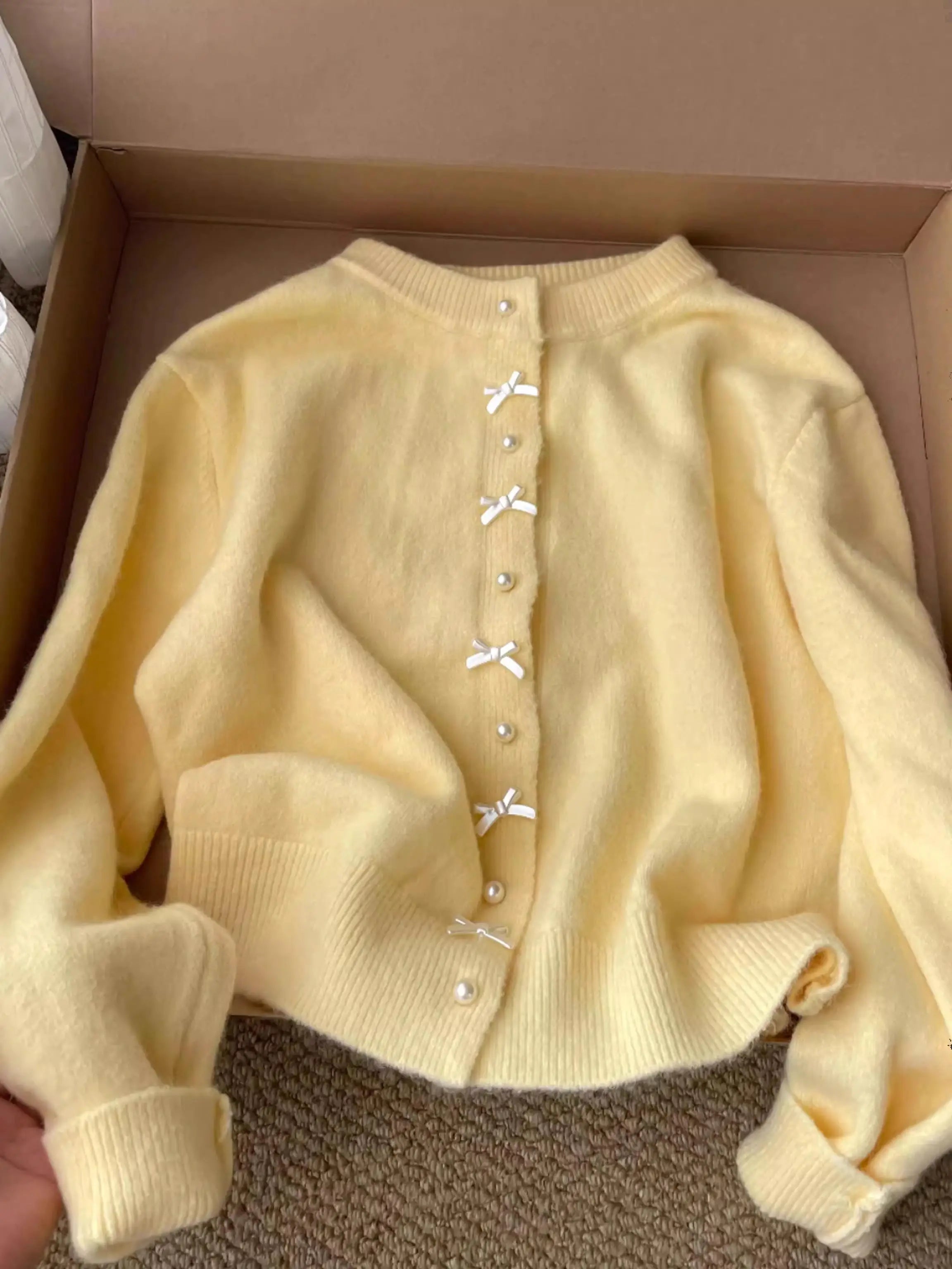 Women's Sweater Gentle Style Long Sleeve Pearl Button Top Spring Autumn New O-Neck Sweet Bow Yellow Knitted Cardigan Coat